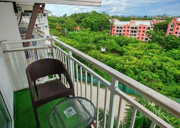 Azur A731, Amani Residences, 5 Minutes Airport, Netflix, Stylish, Cozy With Luxurious Swimming Pool * Lapu-Lapu City